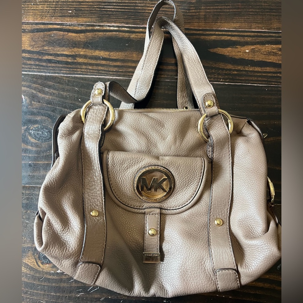Michael kors beige pebble soft leather purse handbag